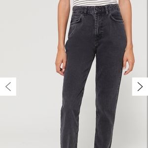 BDG Mom Jeans Size 31